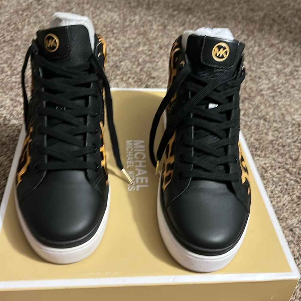Michael Kors Shoes Size US 8M Butterscotch